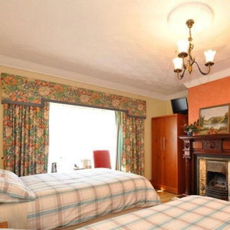 Lynfield Guest House กัลเวย์ ภายนอก รูปภาพ