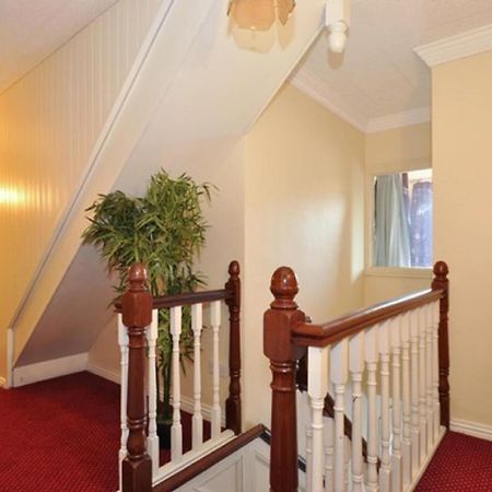 Lynfield Guest House กัลเวย์ ภายนอก รูปภาพ